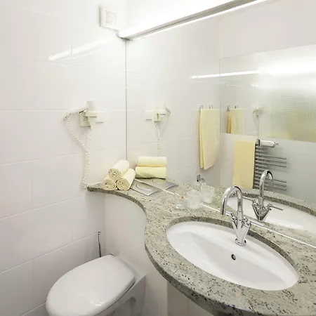 Centro Goya City, Trademark Collection By Wyndham 3* Wolfsburg